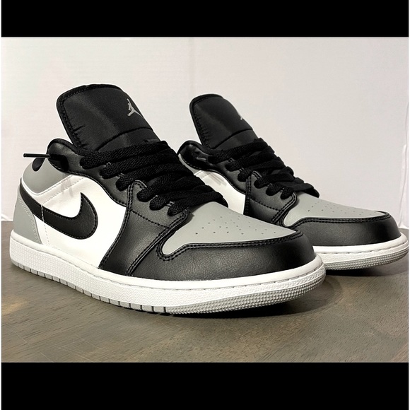 Jordan 1 Low Shadow Toe - Picture 2 of 11